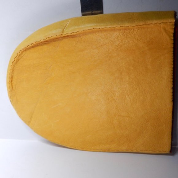 First Nations Leather Pouch for drum or bag, beaded, felted - Picture 3 of 5